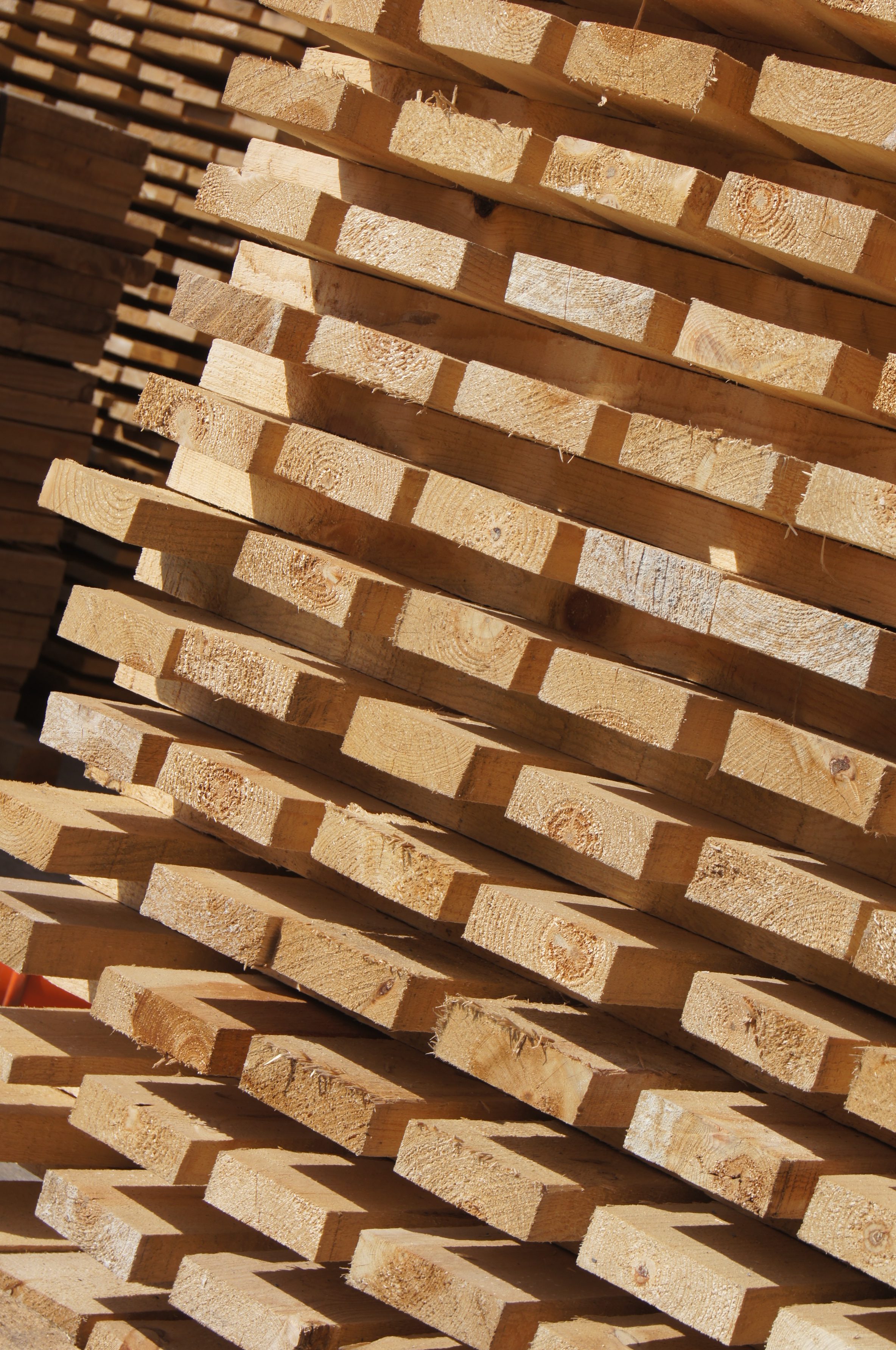 Tablones de madera para tarimas: Resistencia y calidad para el transporte de mercancías